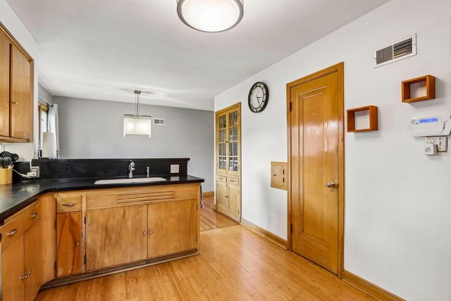 3311 N 82nd STREET, Milwaukee, WI 53222
