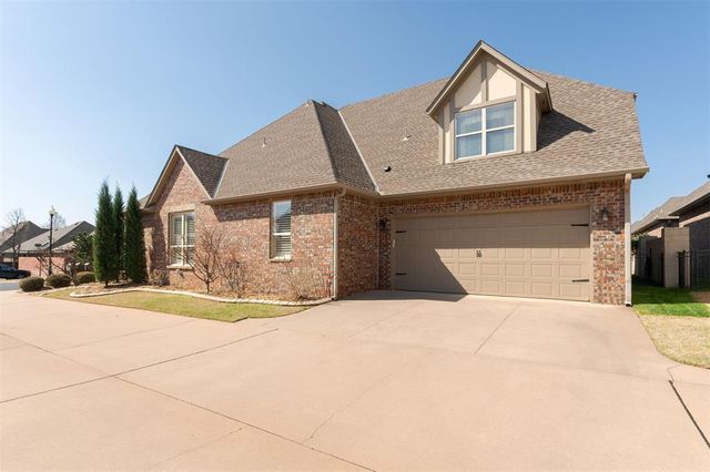 1021 Villas Creek Drive, Edmond, OK 73003