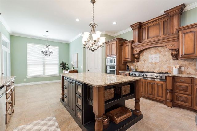 1021 Villas Creek Drive, Edmond, OK 73003