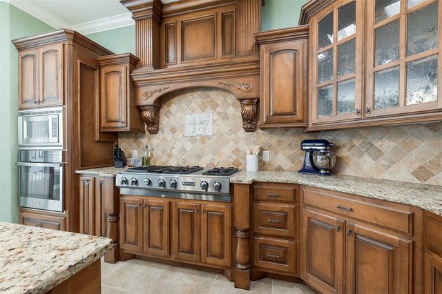 1021 Villas Creek Drive, Edmond, OK 73003