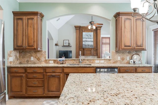 1021 Villas Creek Drive, Edmond, OK 73003