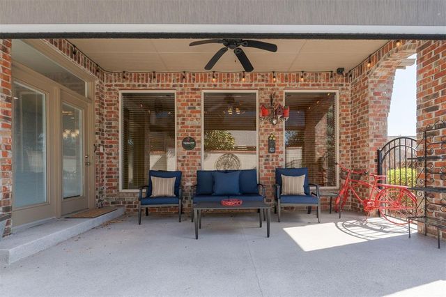 1021 Villas Creek Drive, Edmond, OK 73003