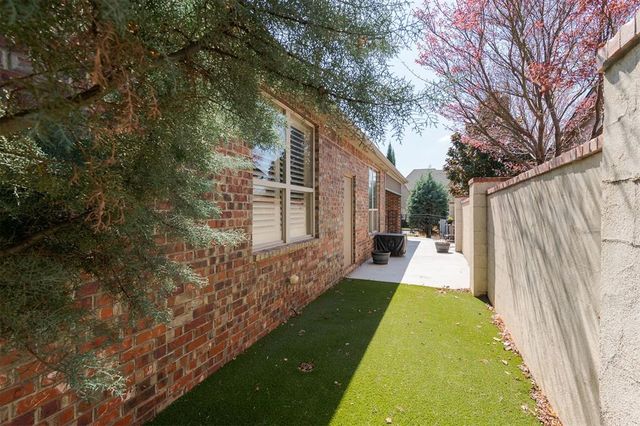 1021 Villas Creek Drive, Edmond, OK 73003