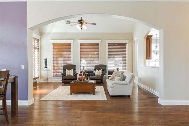 1021 Villas Creek Drive, Edmond, OK 73003