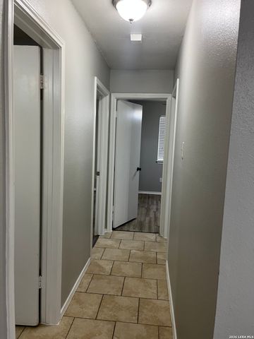 12102 Stoney Falls St, San Antonio, TX 78247