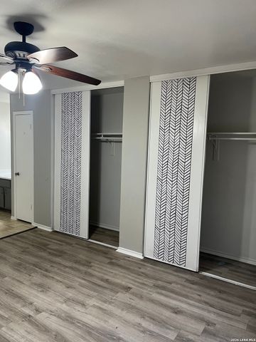 12102 Stoney Falls St, San Antonio, TX 78247