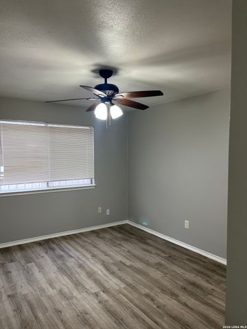 12102 Stoney Falls St, San Antonio, TX 78247