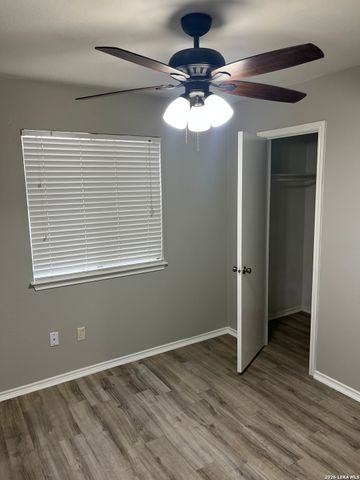 12102 Stoney Falls St, San Antonio, TX 78247