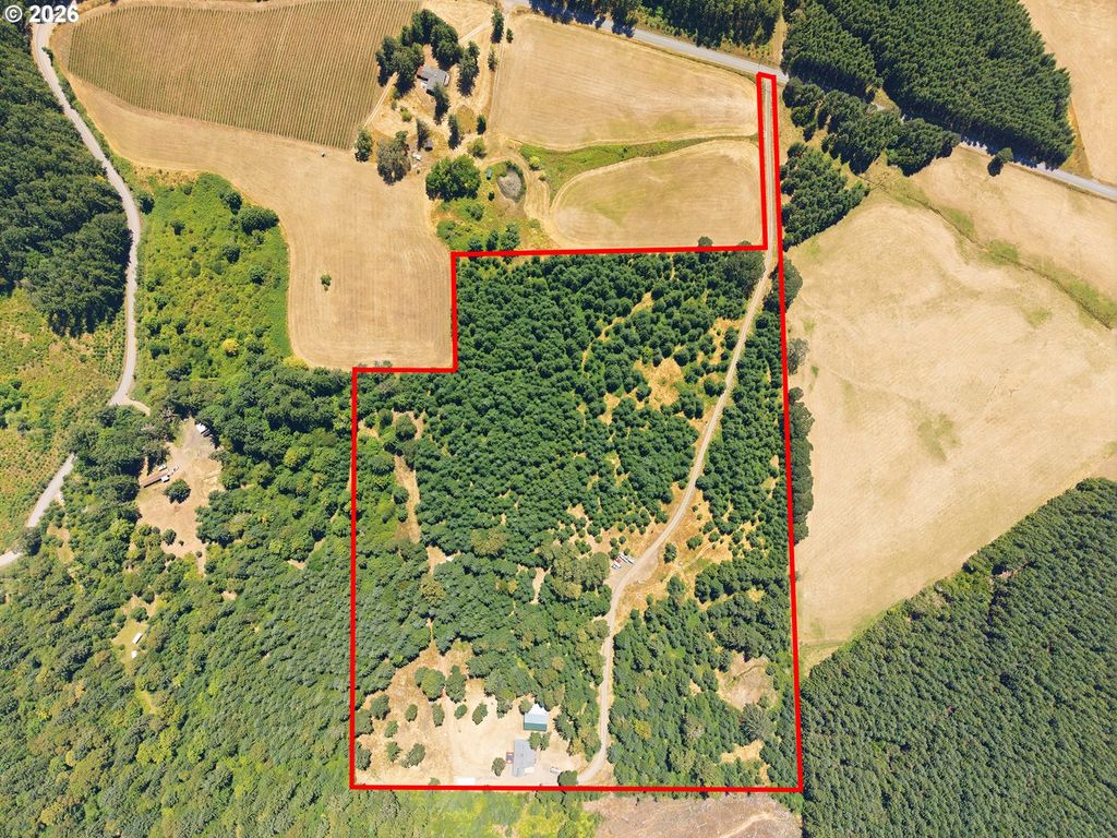 Image 10 of property listing at 16250 Nw Moores Valley Rd, Yamhill, OR 97148