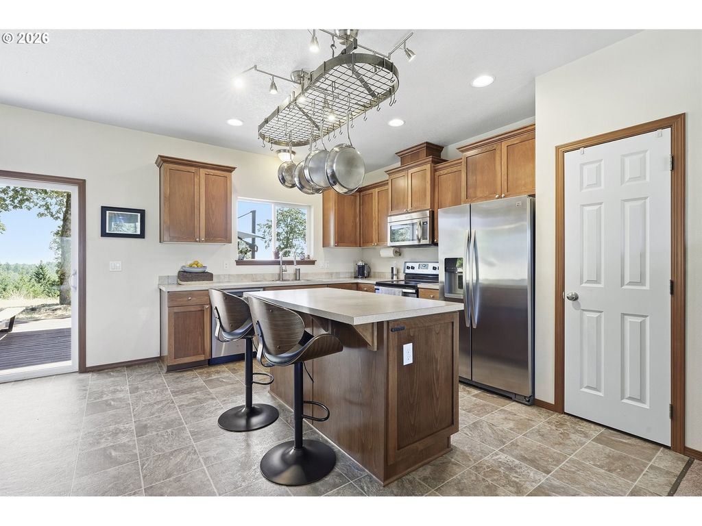 Image 16 of property listing at 16250 Nw Moores Valley Rd, Yamhill, OR 97148