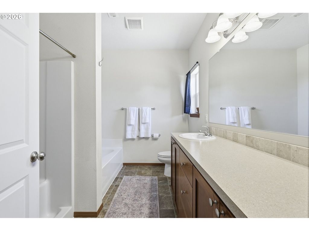Image 27 of property listing at 16250 Nw Moores Valley Rd, Yamhill, OR 97148