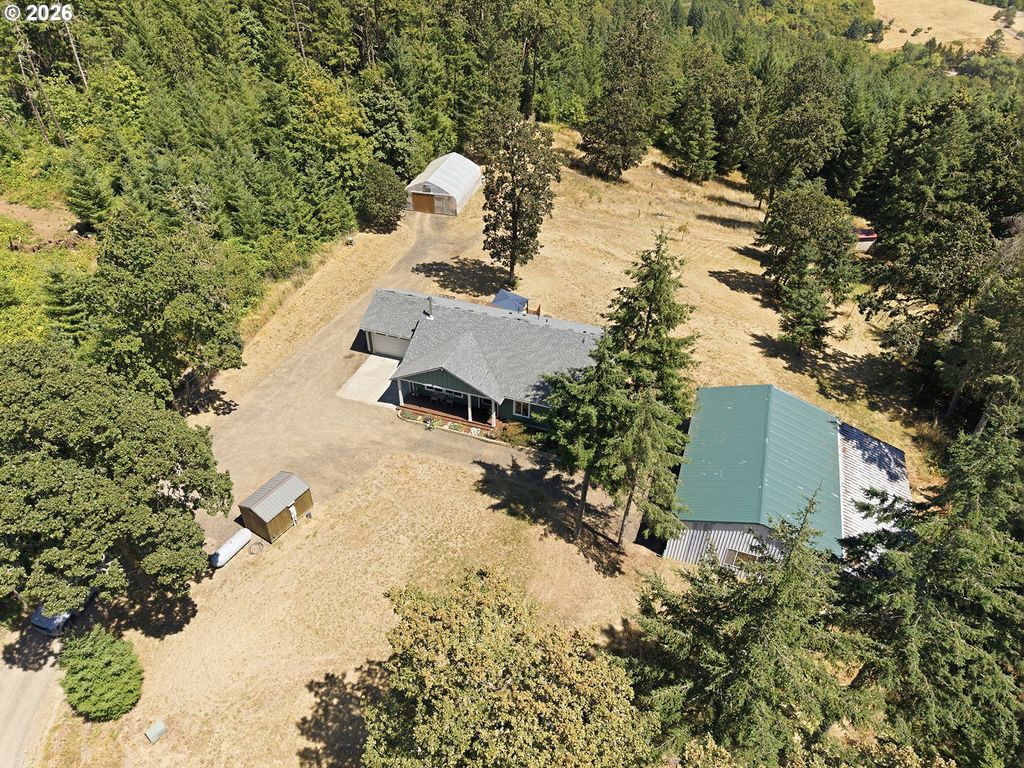 Image 3 of property listing at 16250 Nw Moores Valley Rd, Yamhill, OR 97148