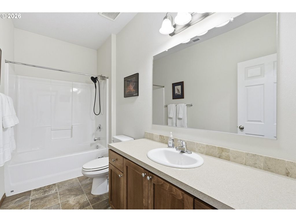 Image 34 of property listing at 16250 Nw Moores Valley Rd, Yamhill, OR 97148