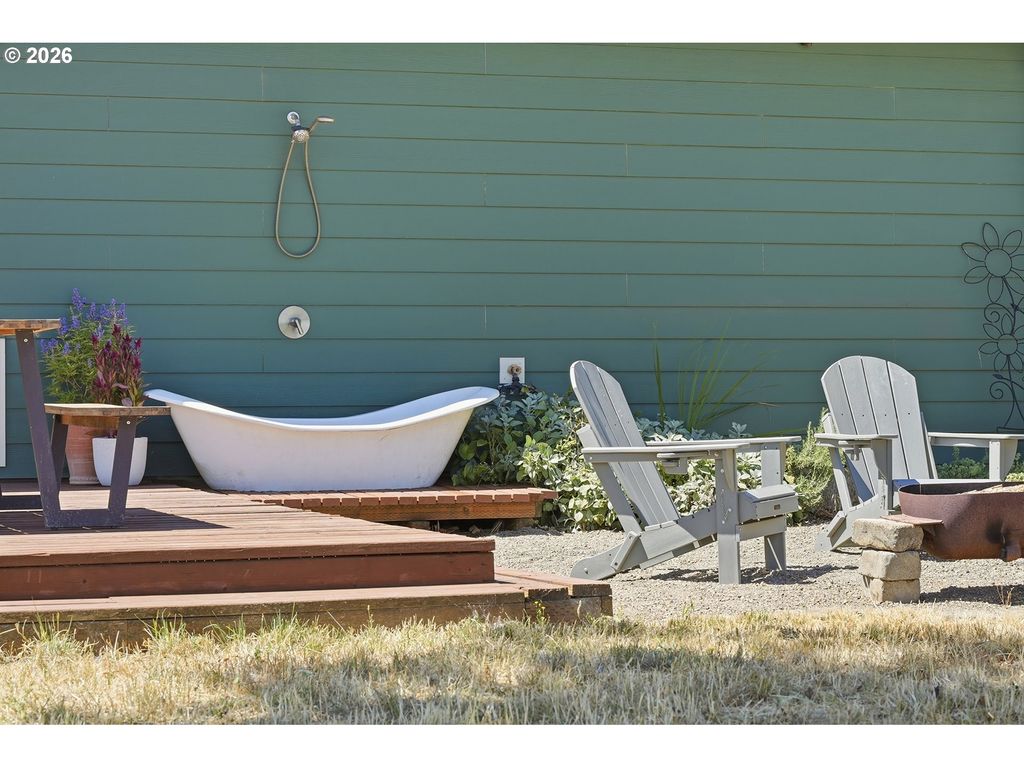 Image 37 of property listing at 16250 Nw Moores Valley Rd, Yamhill, OR 97148