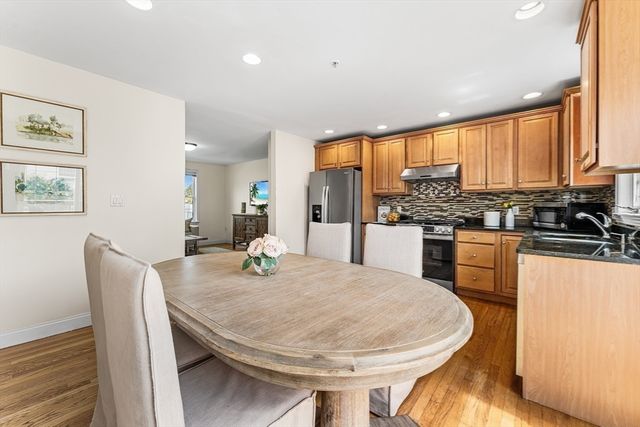 30 Russell St 5, Waltham, MA 02453