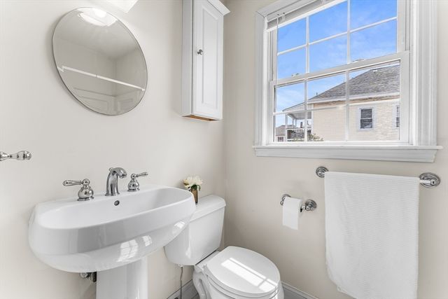 30 Russell St 5, Waltham, MA 02453