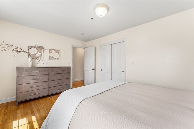 30 Russell St 5, Waltham, MA 02453