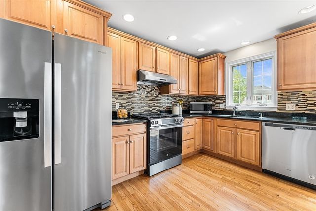 30 Russell St 5, Waltham, MA 02453