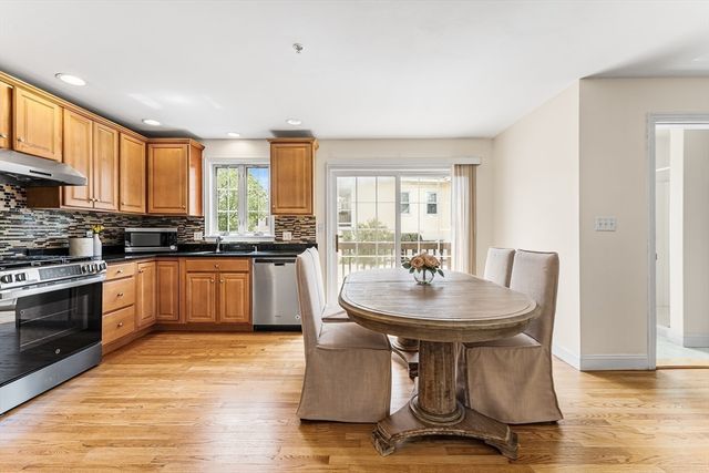 30 Russell St 5, Waltham, MA 02453