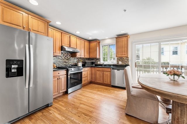 30 Russell St 5, Waltham, MA 02453