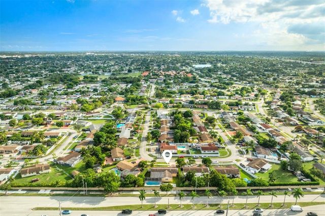 10835 SW 152nd Ter, Miami, FL 33157