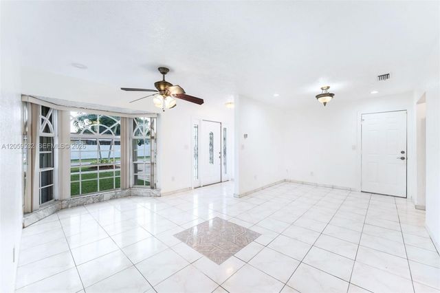 10835 SW 152nd Ter, Miami, FL 33157