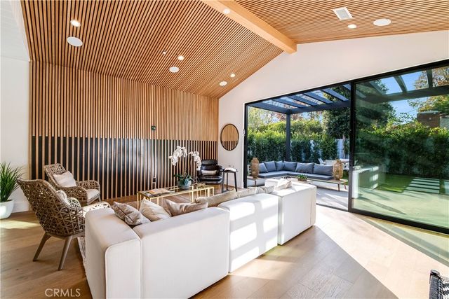 5323 Allott Avenue, Sherman Oaks, CA 91401