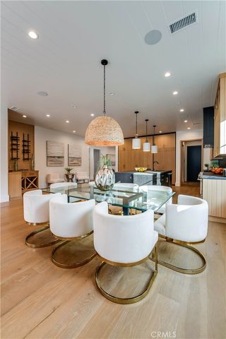 5323 Allott Avenue, Sherman Oaks, CA 91401