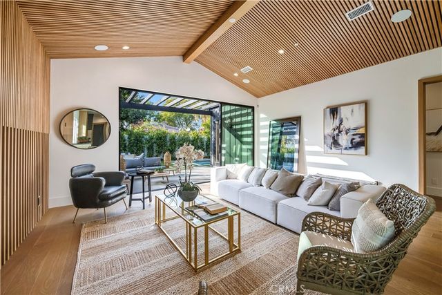 5323 Allott Avenue, Sherman Oaks, CA 91401