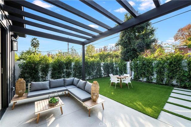 5323 Allott Avenue, Sherman Oaks, CA 91401