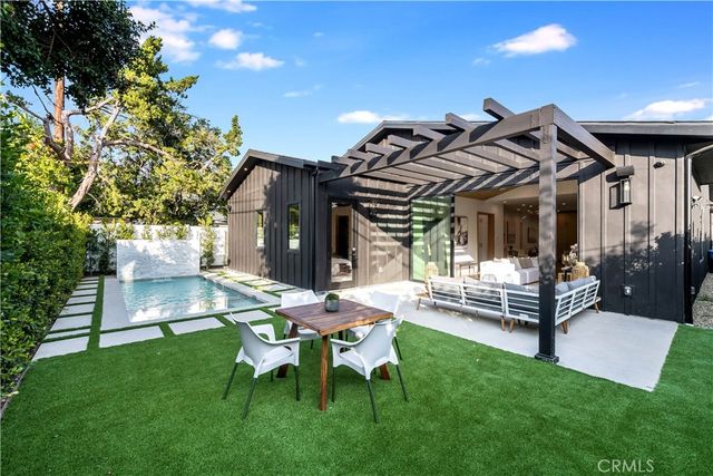 5323 Allott Avenue, Sherman Oaks, CA 91401