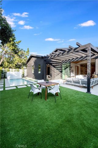 5323 Allott Avenue, Sherman Oaks, CA 91401