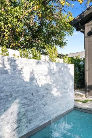 5323 Allott Avenue, Sherman Oaks, CA 91401