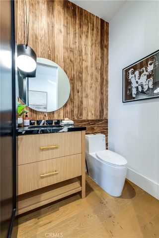 5323 Allott Avenue, Sherman Oaks, CA 91401