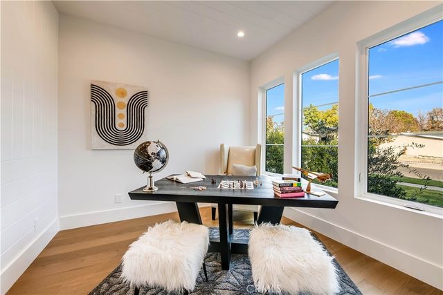 5323 Allott Avenue, Sherman Oaks, CA 91401