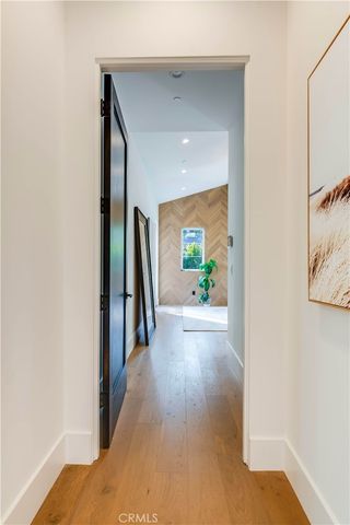 5323 Allott Avenue, Sherman Oaks, CA 91401