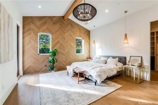 5323 Allott Avenue, Sherman Oaks, CA 91401