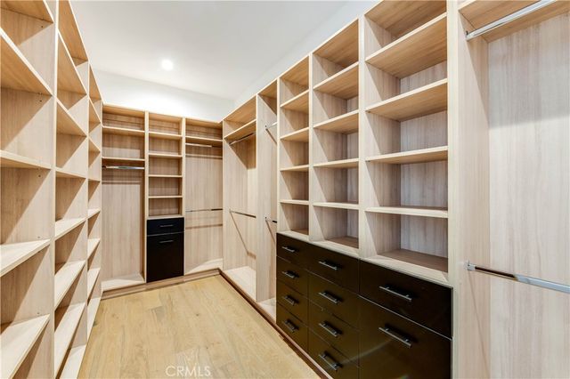 5323 Allott Avenue, Sherman Oaks, CA 91401