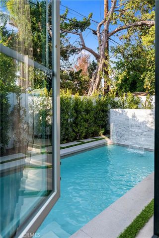 5323 Allott Avenue, Sherman Oaks, CA 91401