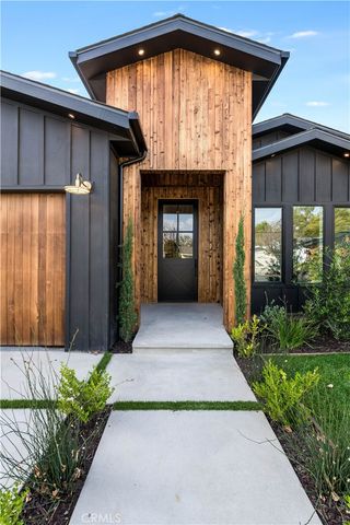 5323 Allott Avenue, Sherman Oaks, CA 91401