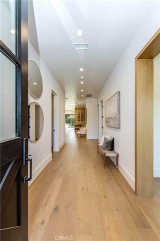 5323 Allott Avenue, Sherman Oaks, CA 91401