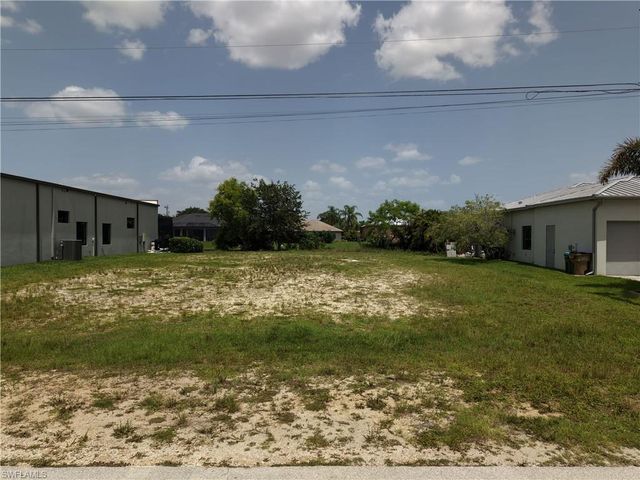 3315 SW 11th CT, Cape Coral, FL 33914
