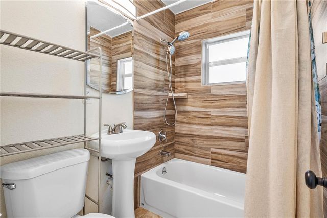 1300 SW 19th Avenue, Fort Lauderdale, FL 33312