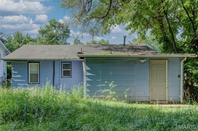 149 Flora Drive, St Louis, MO 63135
