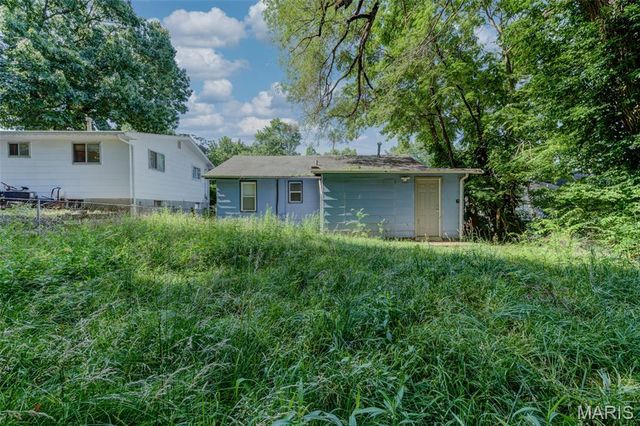 149 Flora Drive, St Louis, MO 63135