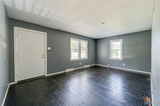 149 Flora Drive, St Louis, MO 63135