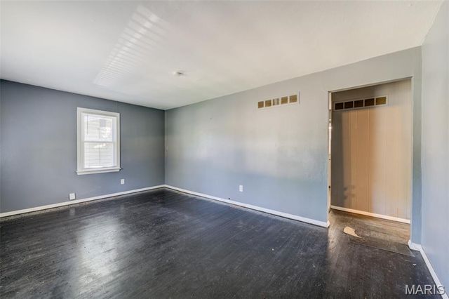 149 Flora Drive, St Louis, MO 63135