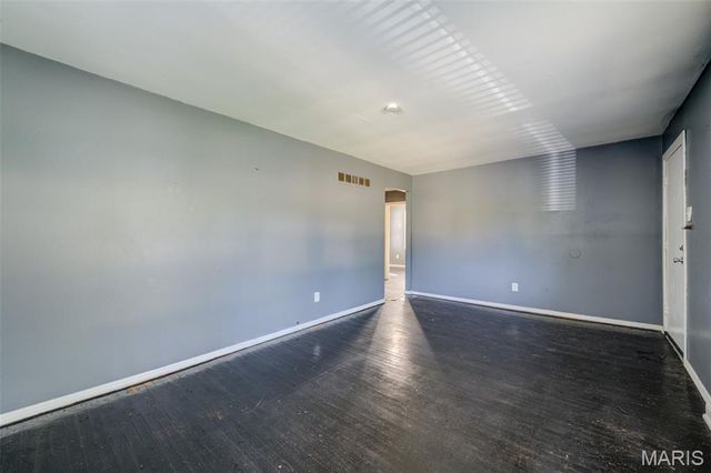 149 Flora Drive, St Louis, MO 63135