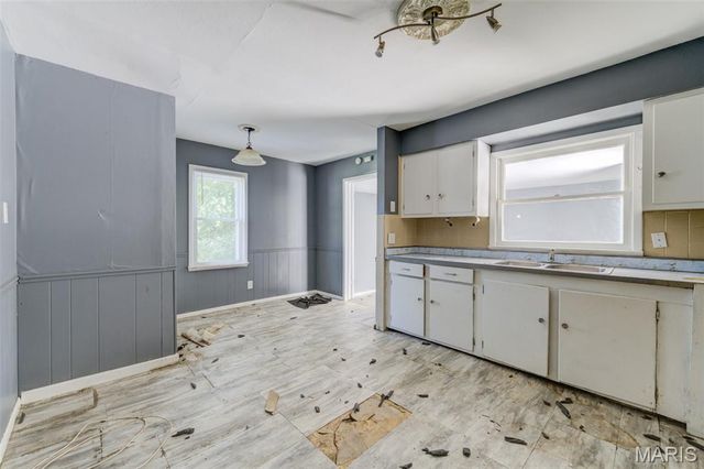 149 Flora Drive, St Louis, MO 63135
