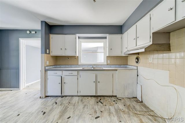 149 Flora Drive, St Louis, MO 63135